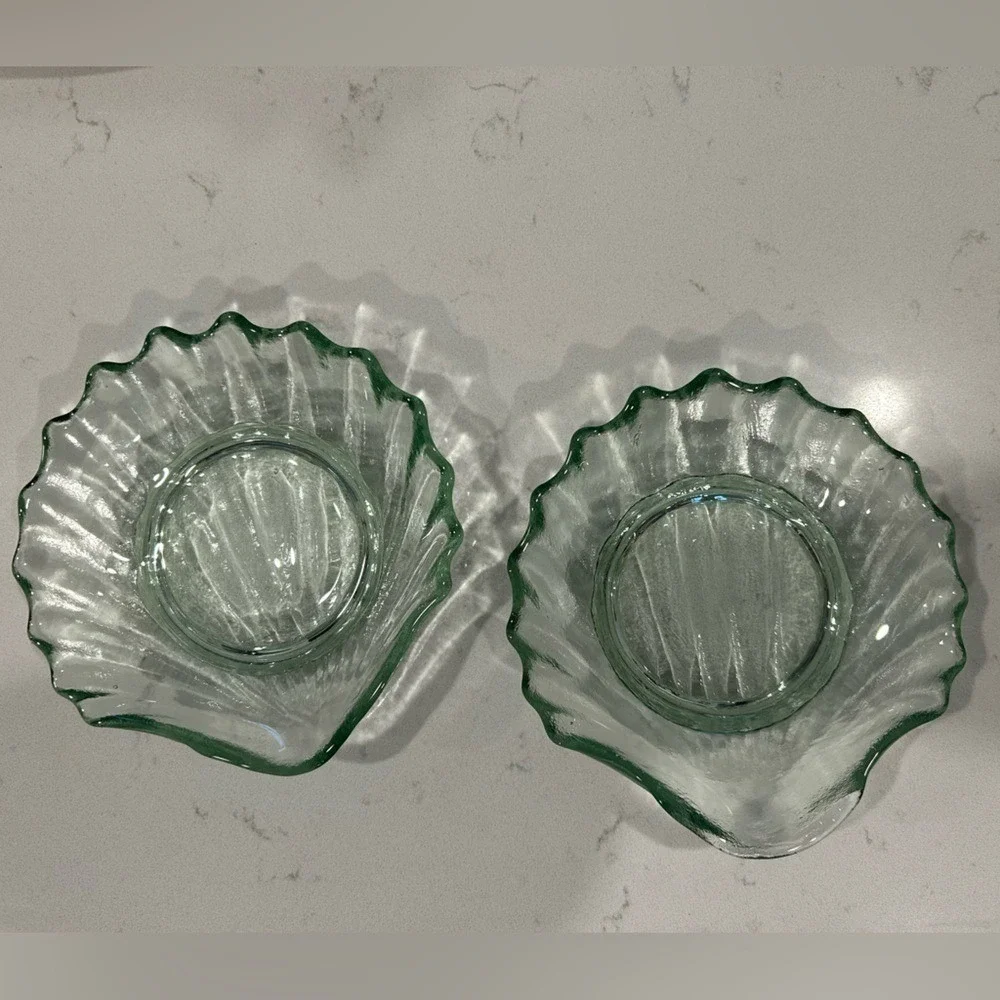 (2) Beautiful Vintage Green Glass‎ Shell Shaped Dish Bowls - Excellent Condition